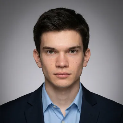 Portrait de Paul LR, ancien étudiant Aurlom