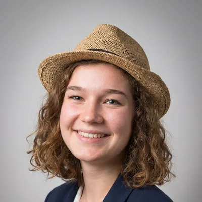 Portrait de Constance Montfort, ancien étudiant Aurlom