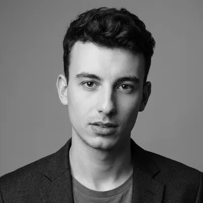 Portrait de Simon Morales, ancien étudiant Aurlom